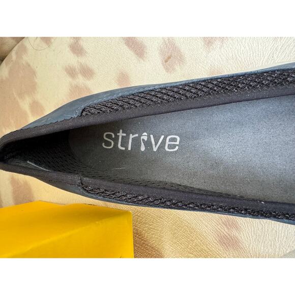 Strive Women’s Hampton Navy 7.5 M with Box - Picture 3 of 7
